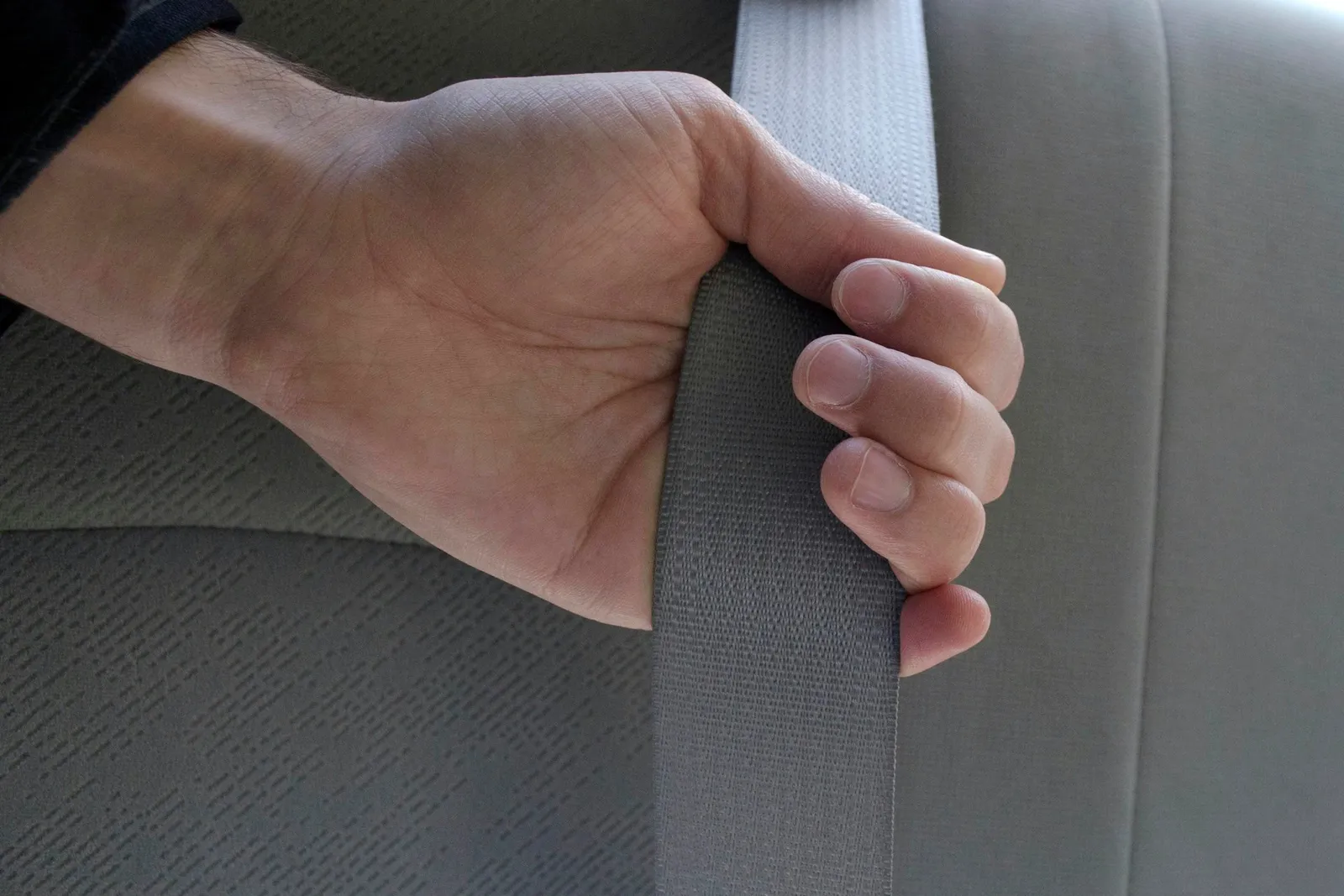 Simple Steps to Free a Jammed Seatbelt
