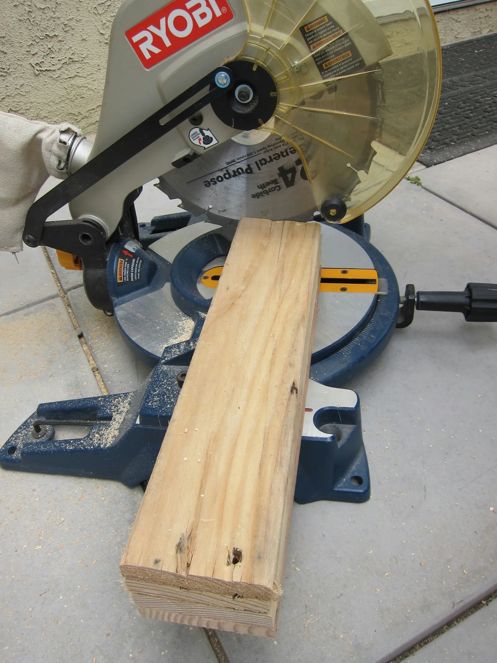 Chopping pallet boards for the bench top