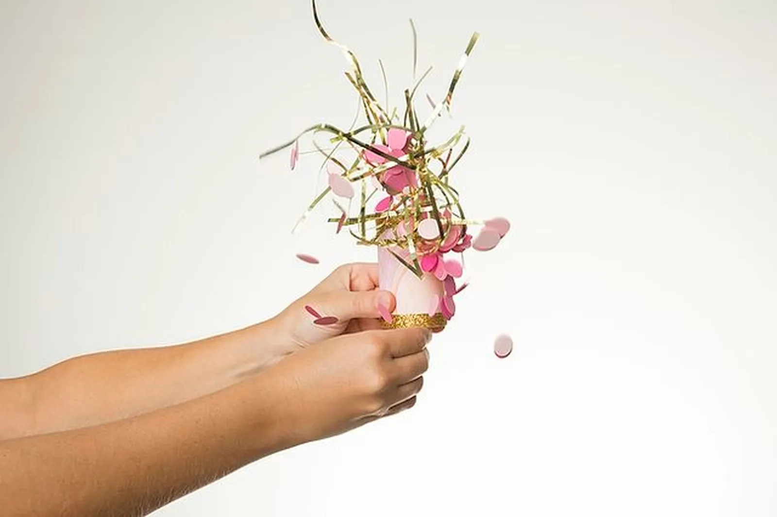 Party popper.