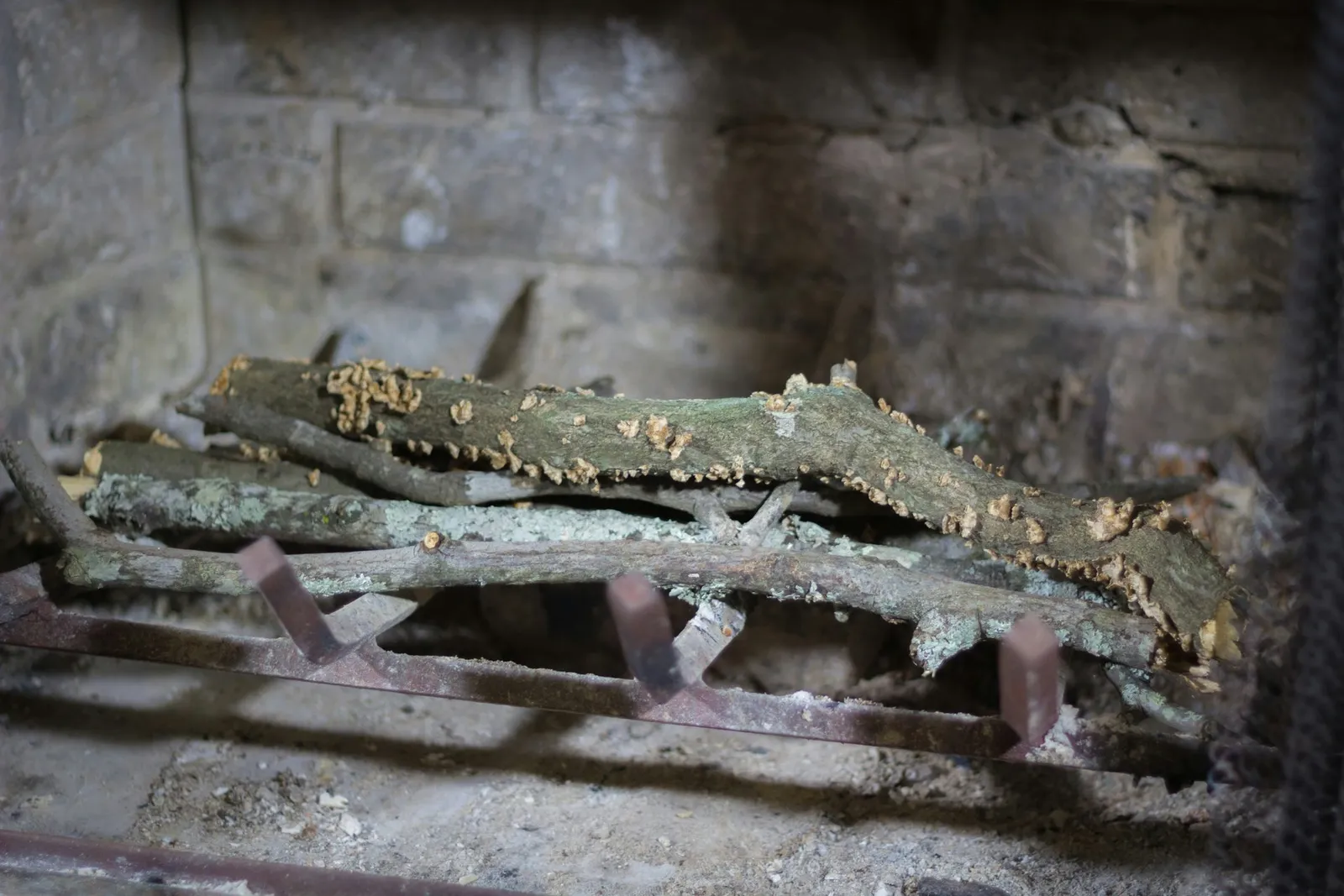 Safe Coal-Burning Practices for Rumford-Style Fireplaces