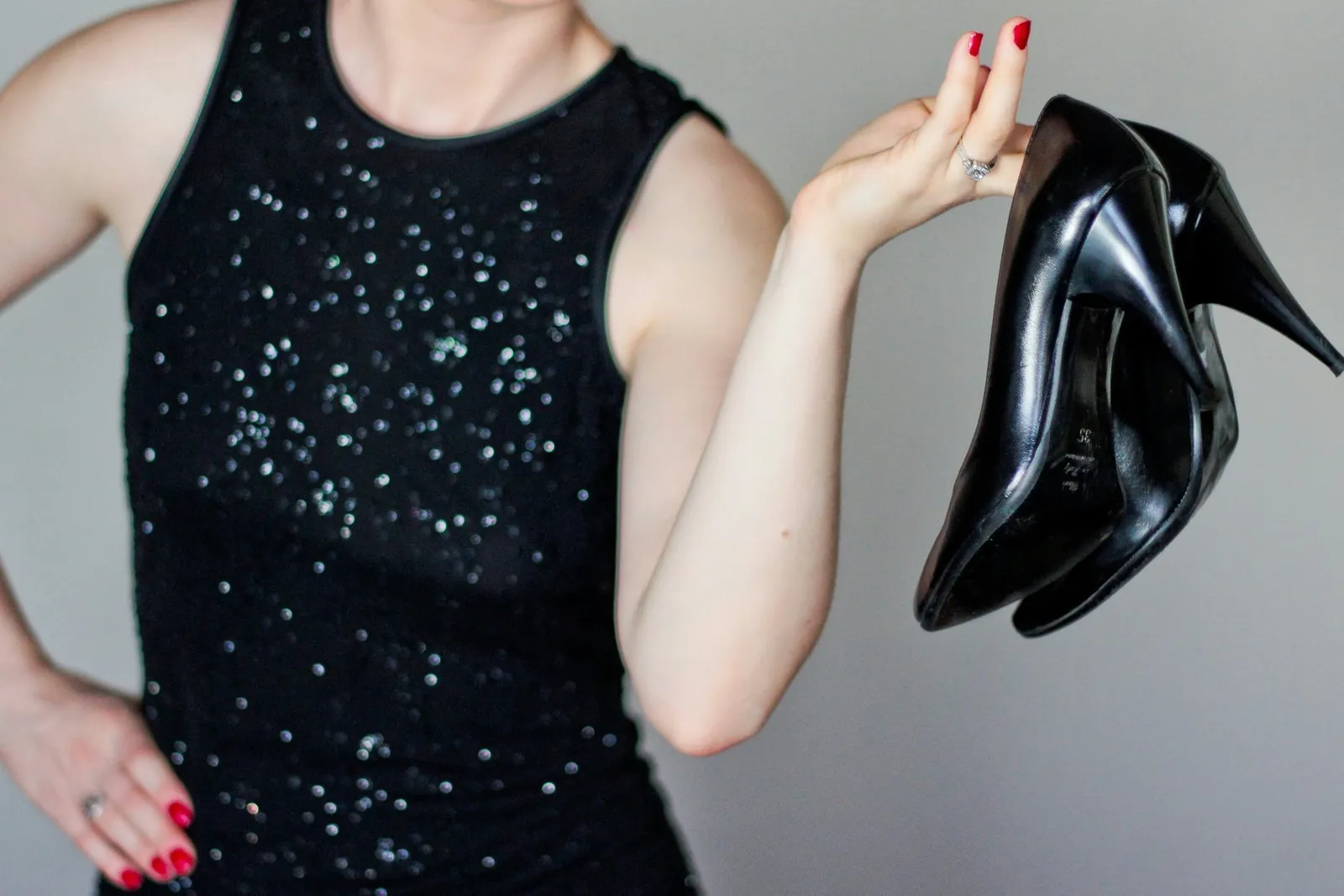Vegas Party Fashion: A Guide to Channeling the Casino Glamour
