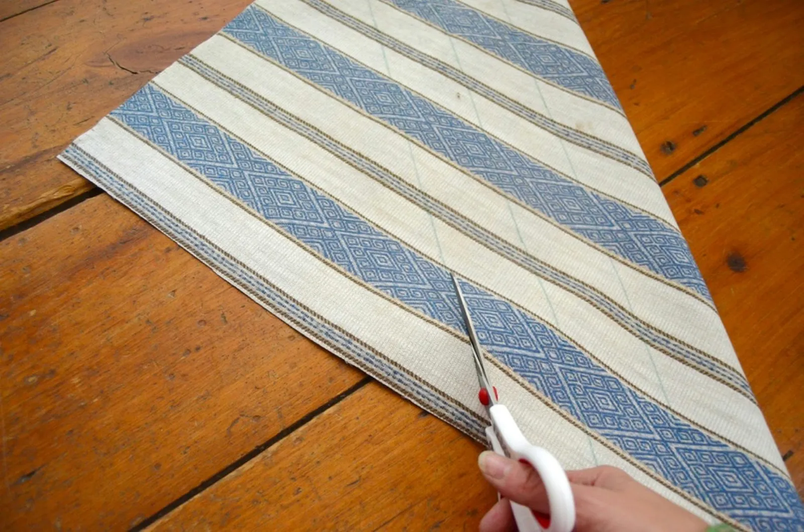 cut diagonal bias strips