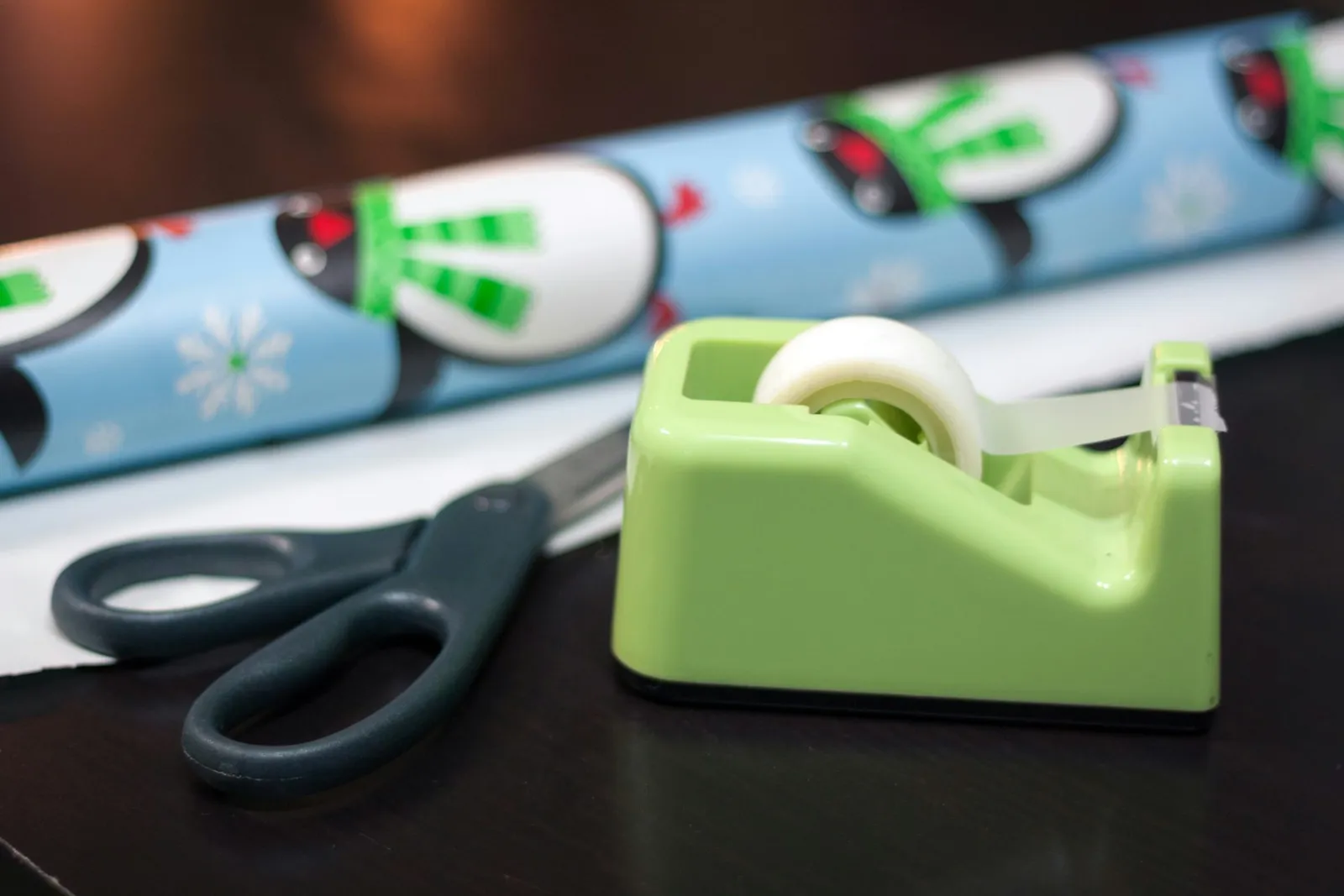 Mastering the Art of Gift Wrapping: From Simple Boxes to Odd Shapes