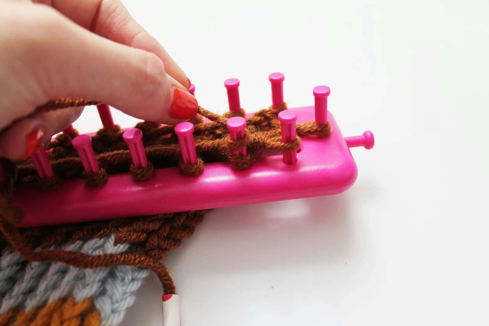 Binding off of the loom.