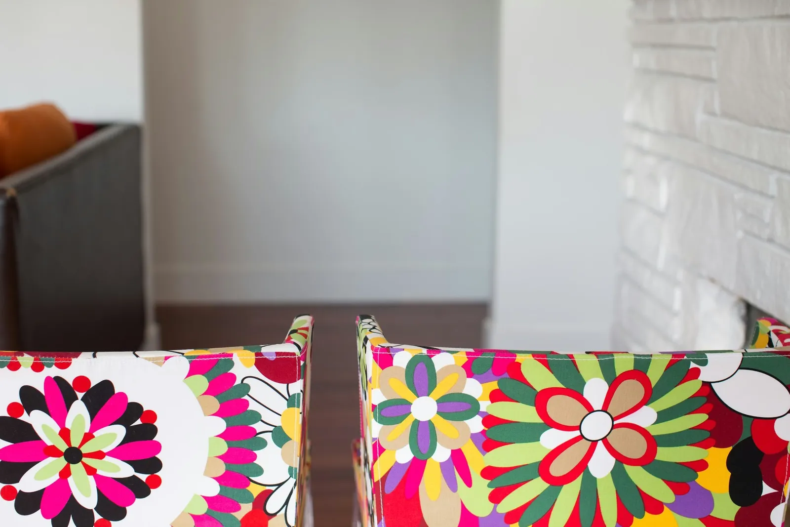 Disappearing Act: A Blanket-Based Illusion Anyone Can Learn
