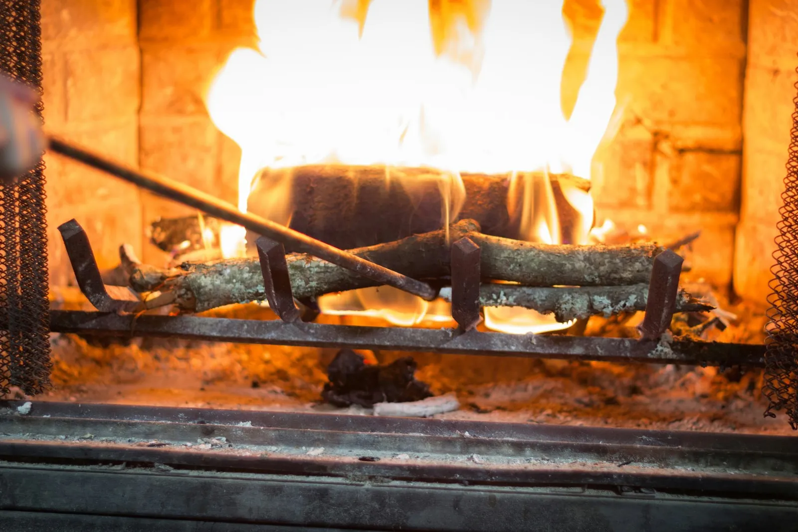 Safe Coal-Burning Practices for Rumford-Style Fireplaces