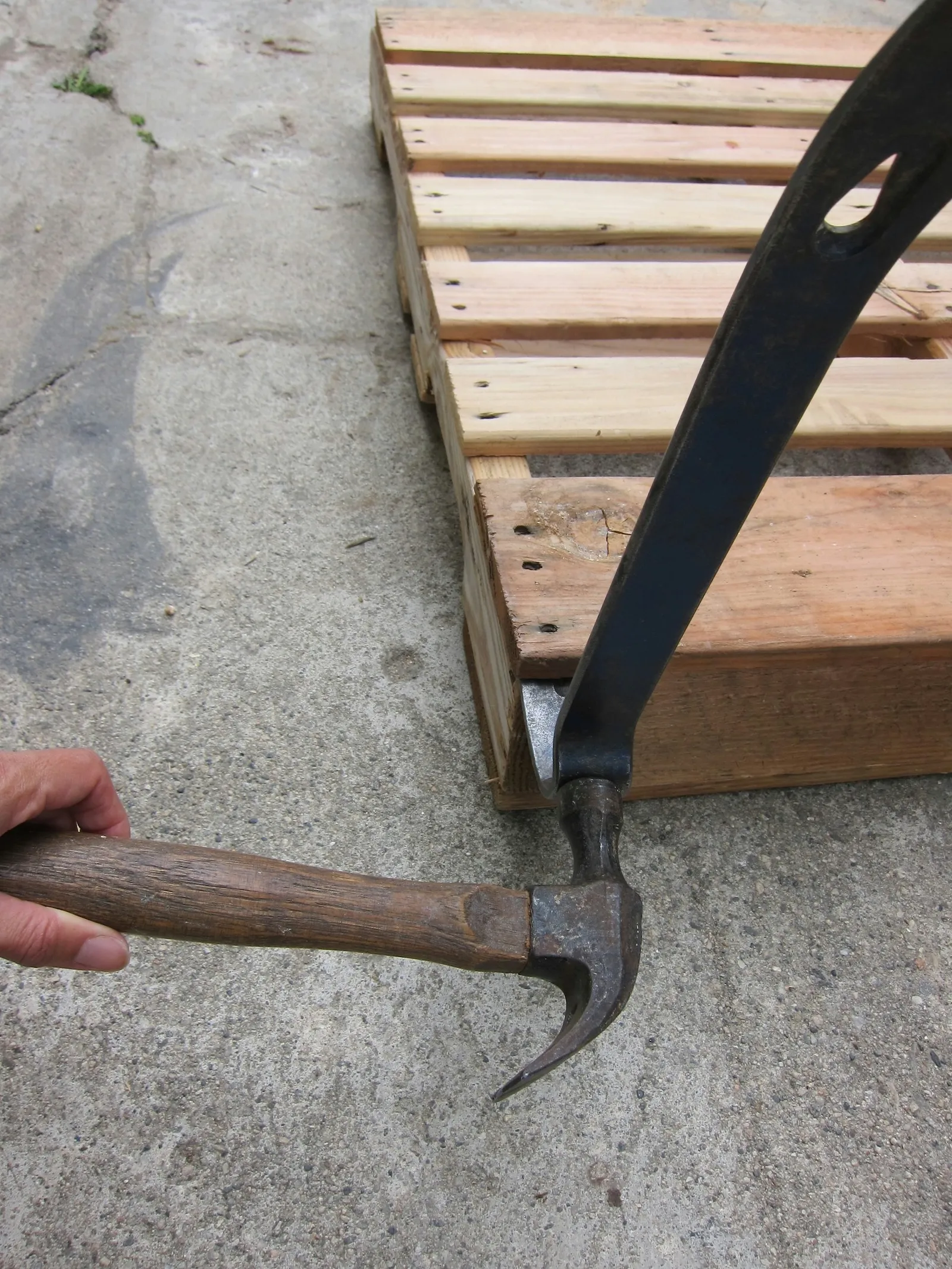 Taking pallet apart