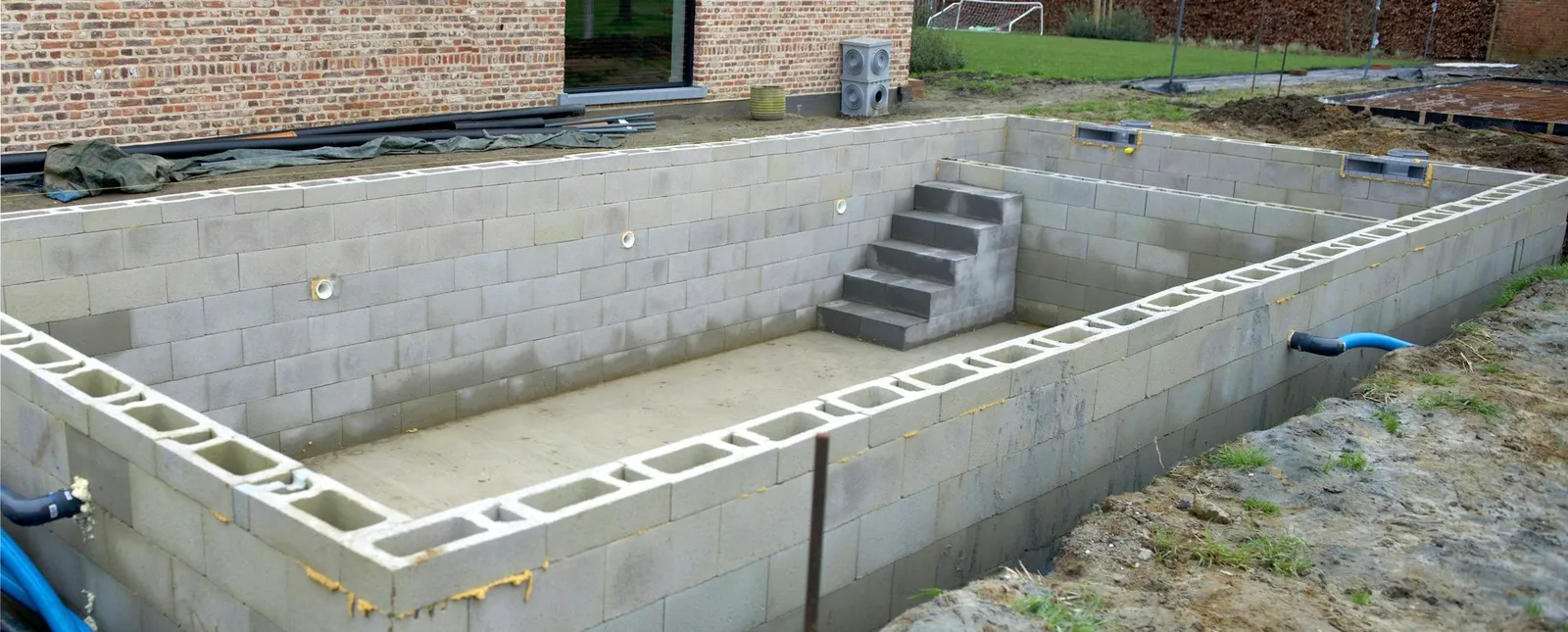 Creating a private outdoor swimming pool dimension 8x4m or 26x 13 feet