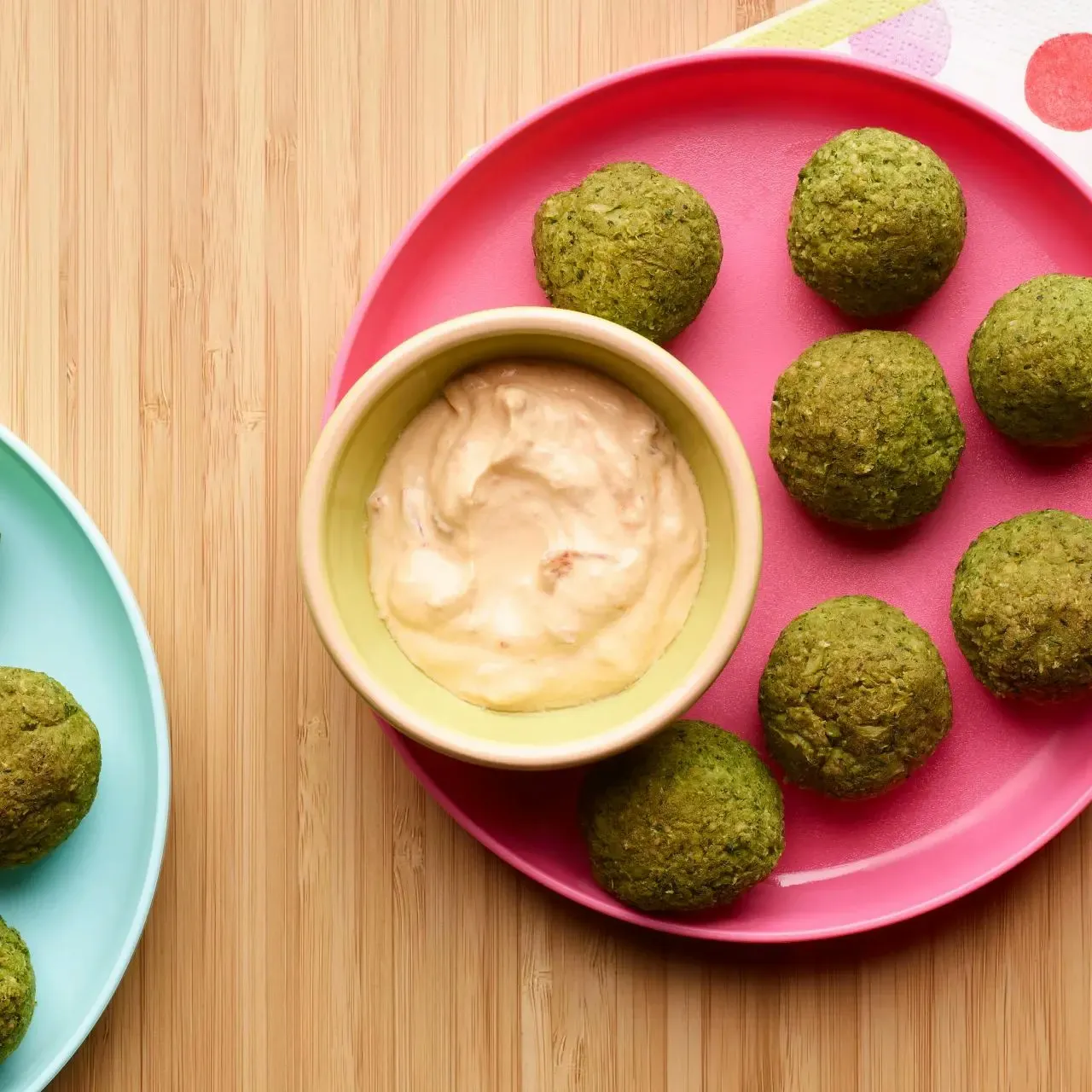 Broccoli Balls with Harissa-Yogurt Sauce